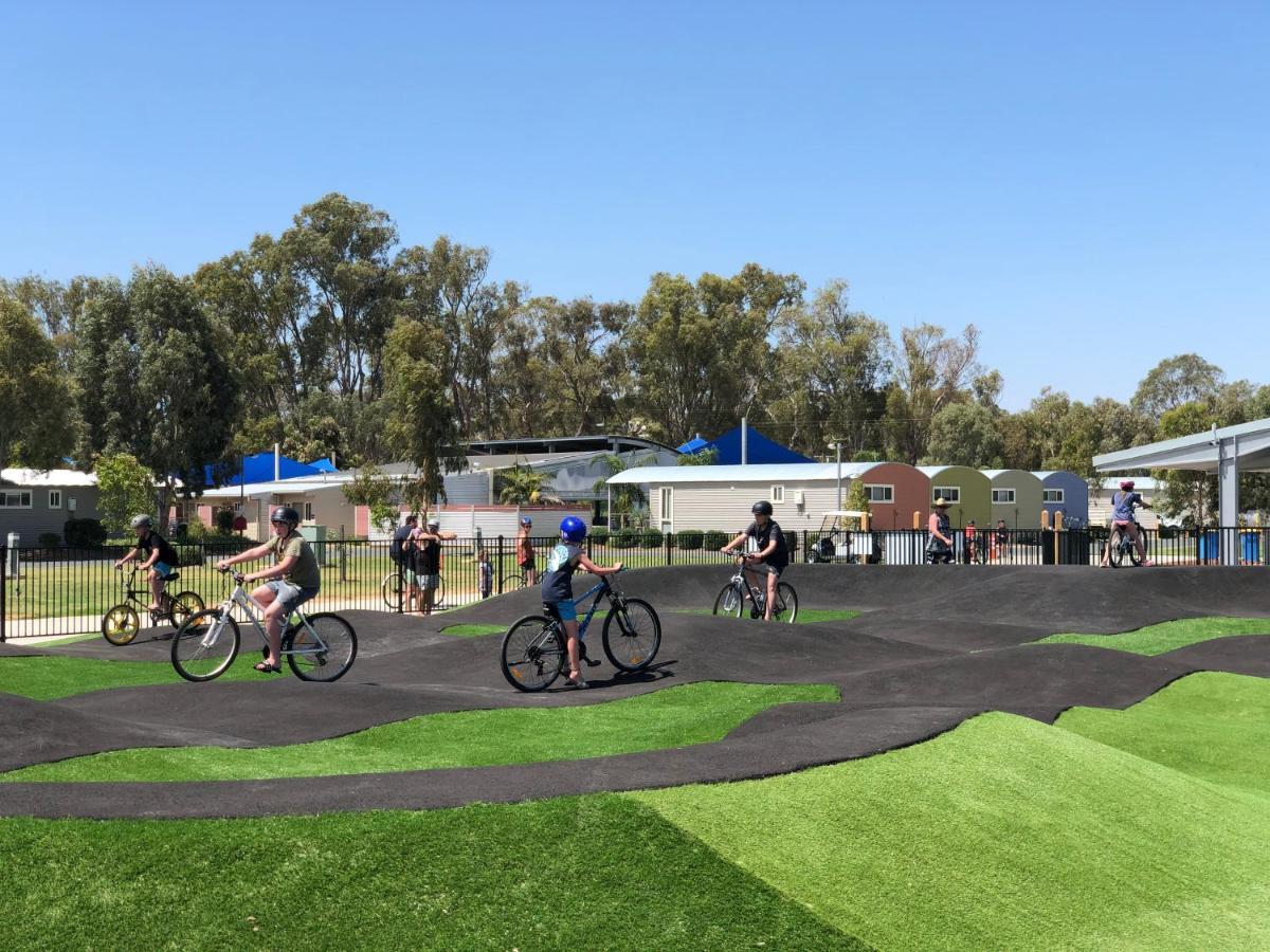 Big4 Deniliquin Holiday Park Екстер'єр фото