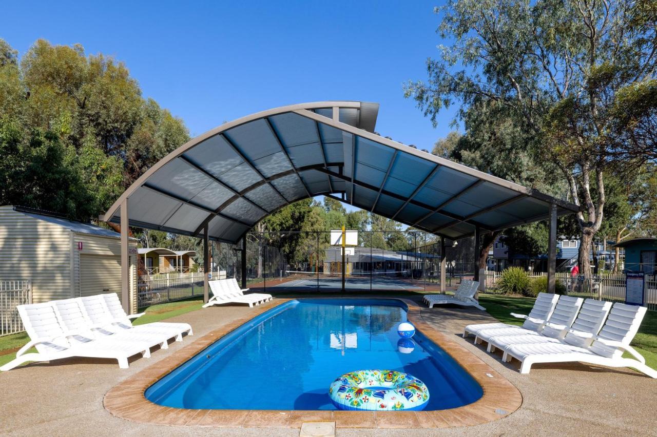 Big4 Deniliquin Holiday Park Екстер'єр фото
