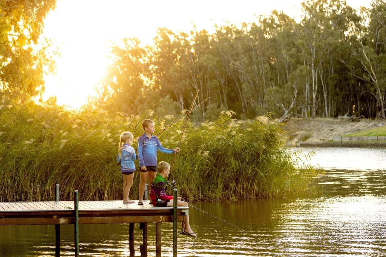Big4 Deniliquin Holiday Park Екстер'єр фото