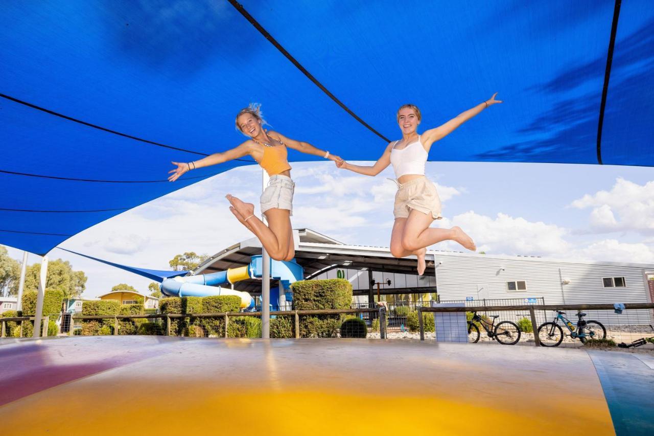 Big4 Deniliquin Holiday Park Екстер'єр фото