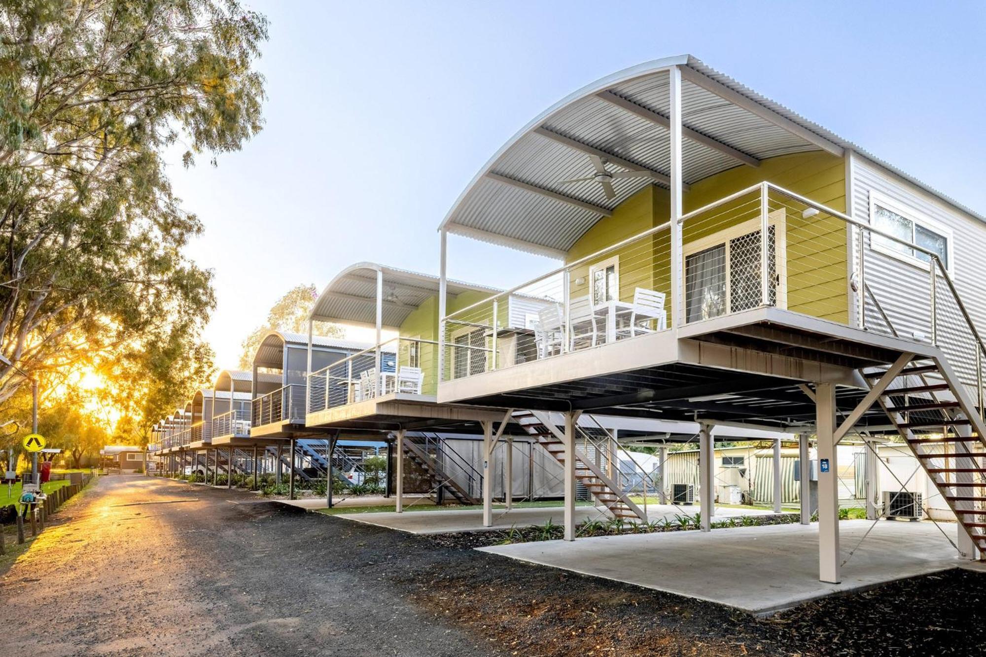Big4 Deniliquin Holiday Park Екстер'єр фото