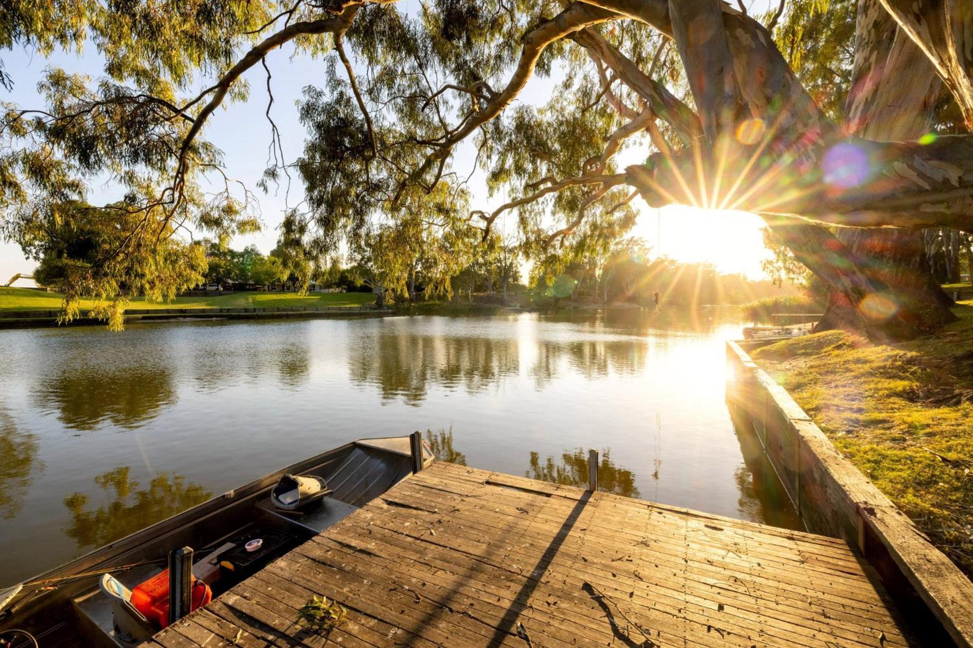 Big4 Deniliquin Holiday Park Екстер'єр фото