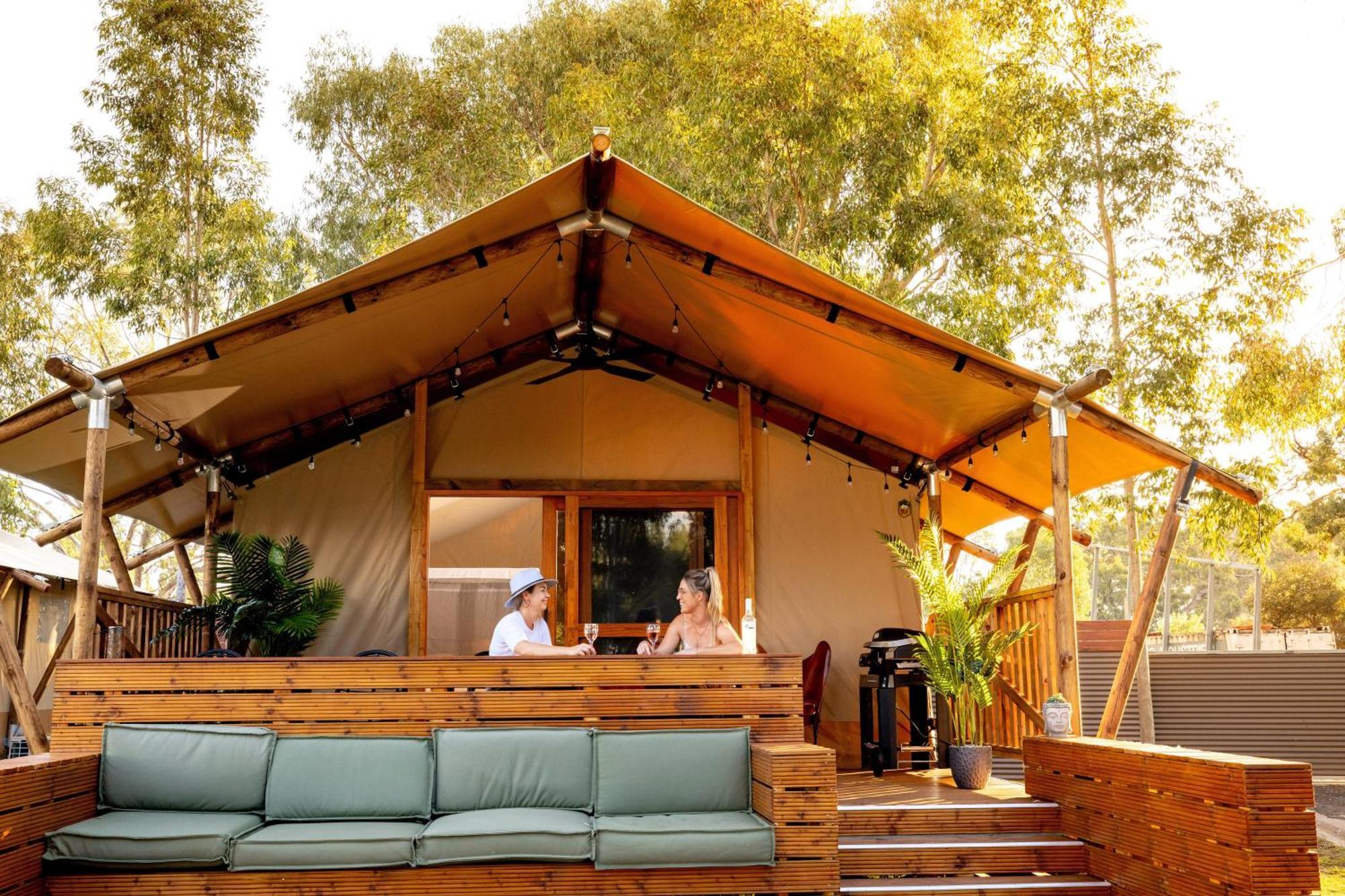 Big4 Deniliquin Holiday Park Екстер'єр фото