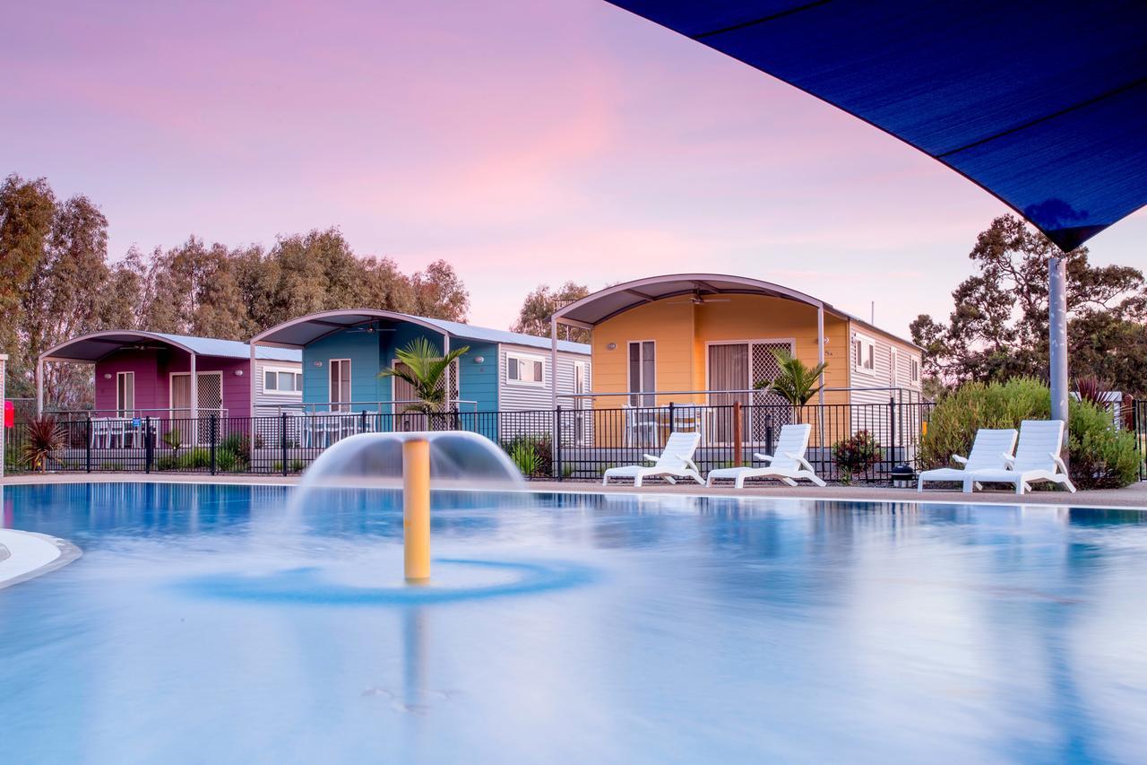 Big4 Deniliquin Holiday Park Екстер'єр фото