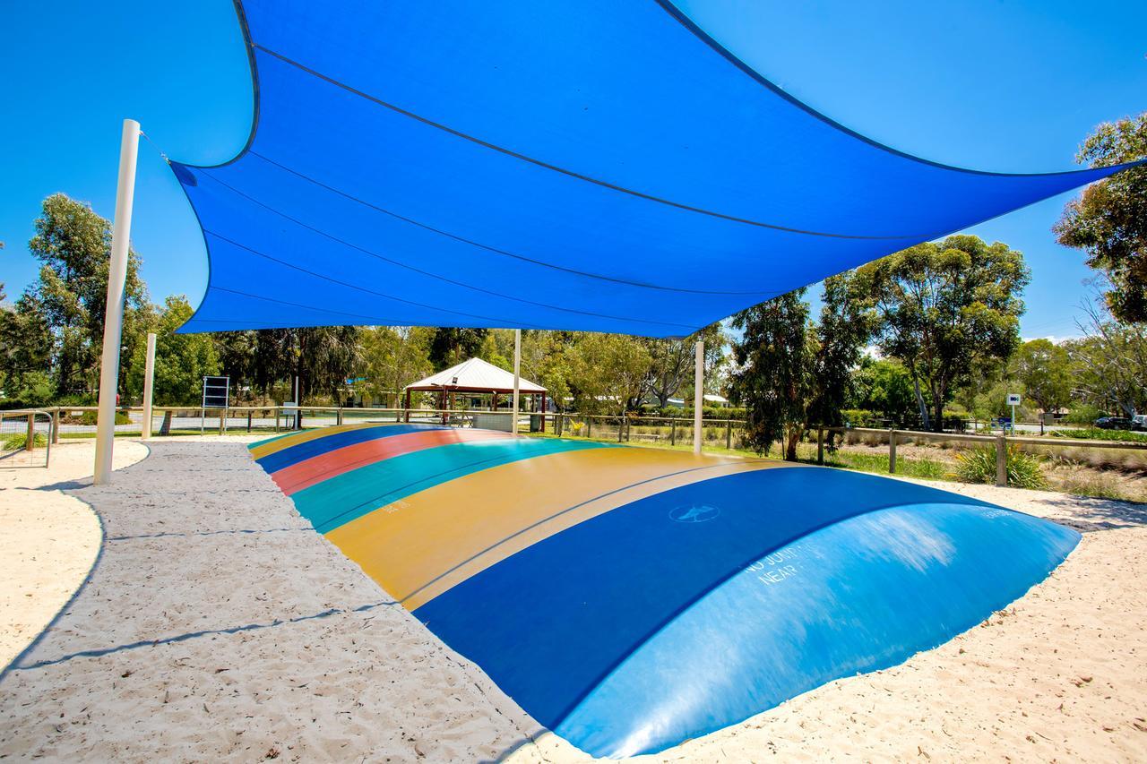 Big4 Deniliquin Holiday Park Екстер'єр фото